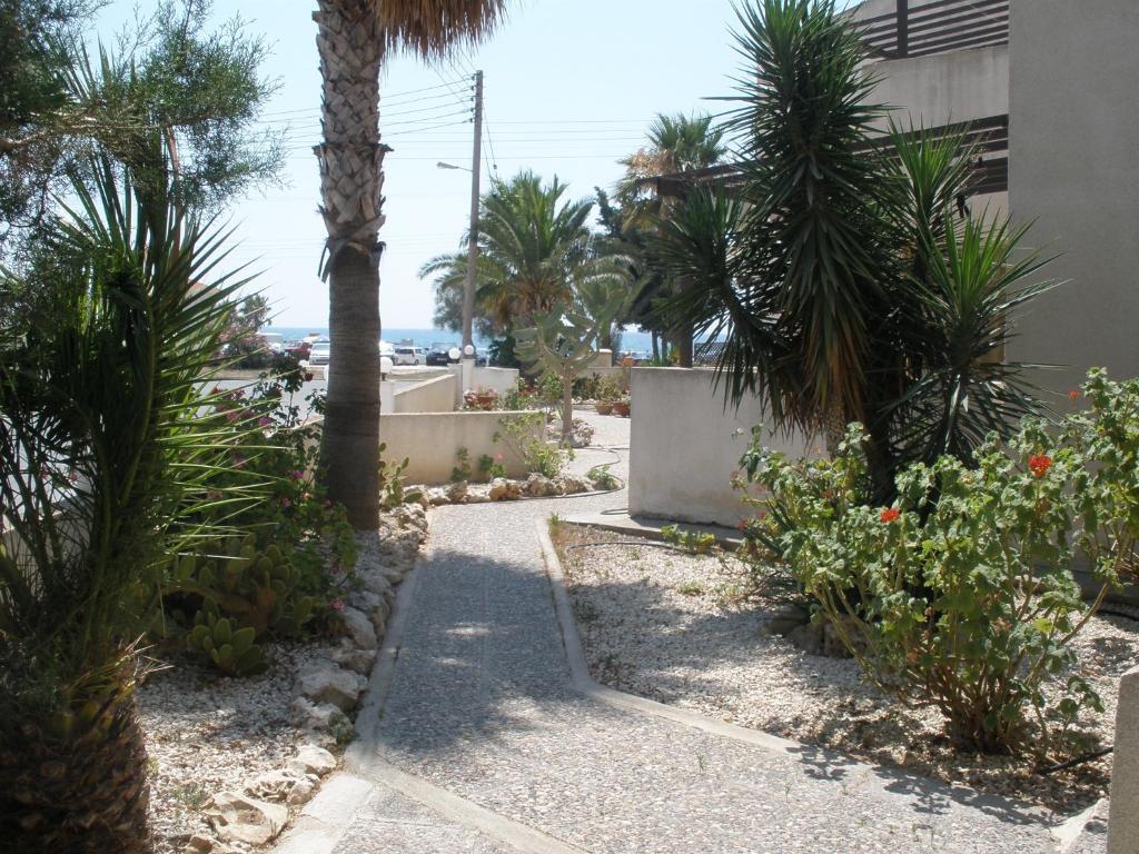 Klashiana Hotel Apartments Oroklini Exterior foto